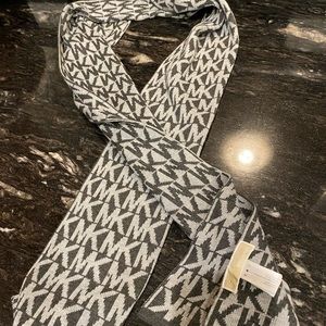 Michael kors scarf